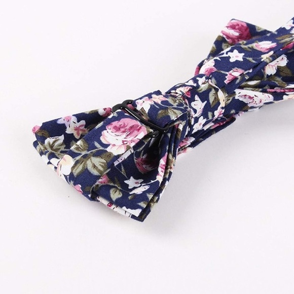 🎓PRE-TIED MEN\'S NAVY FLORAL BOWTIE! *NEW*